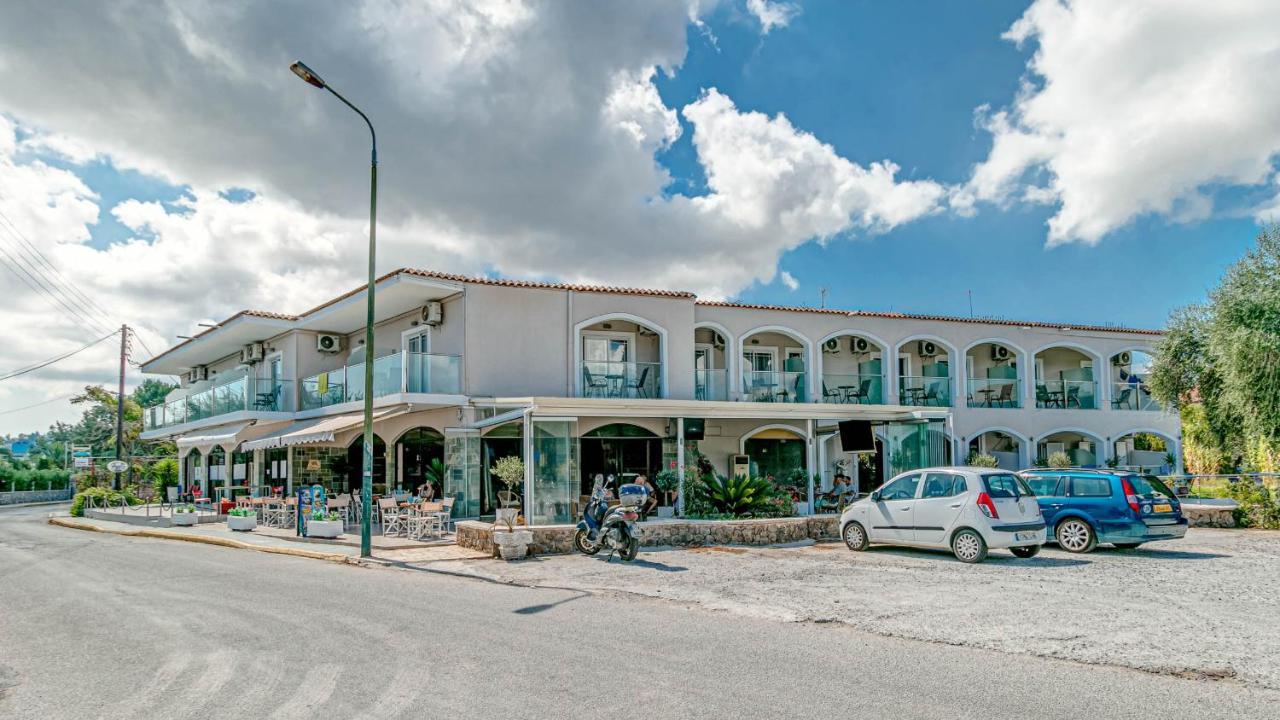 Porto Marina Aparthotel Гоувия Экстерьер фото