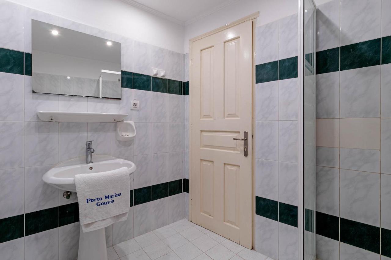 Porto Marina Aparthotel Гоувия Экстерьер фото