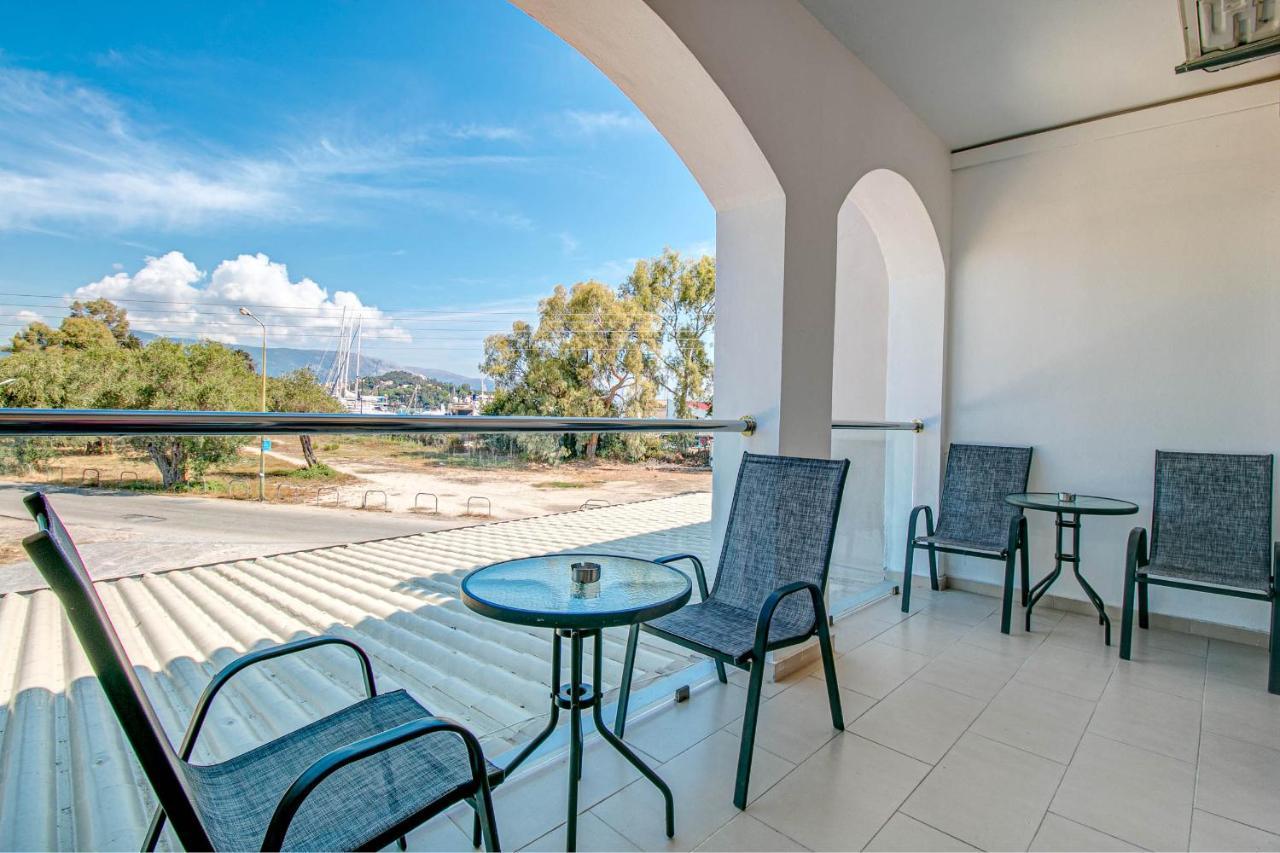 Porto Marina Aparthotel Гоувия Экстерьер фото