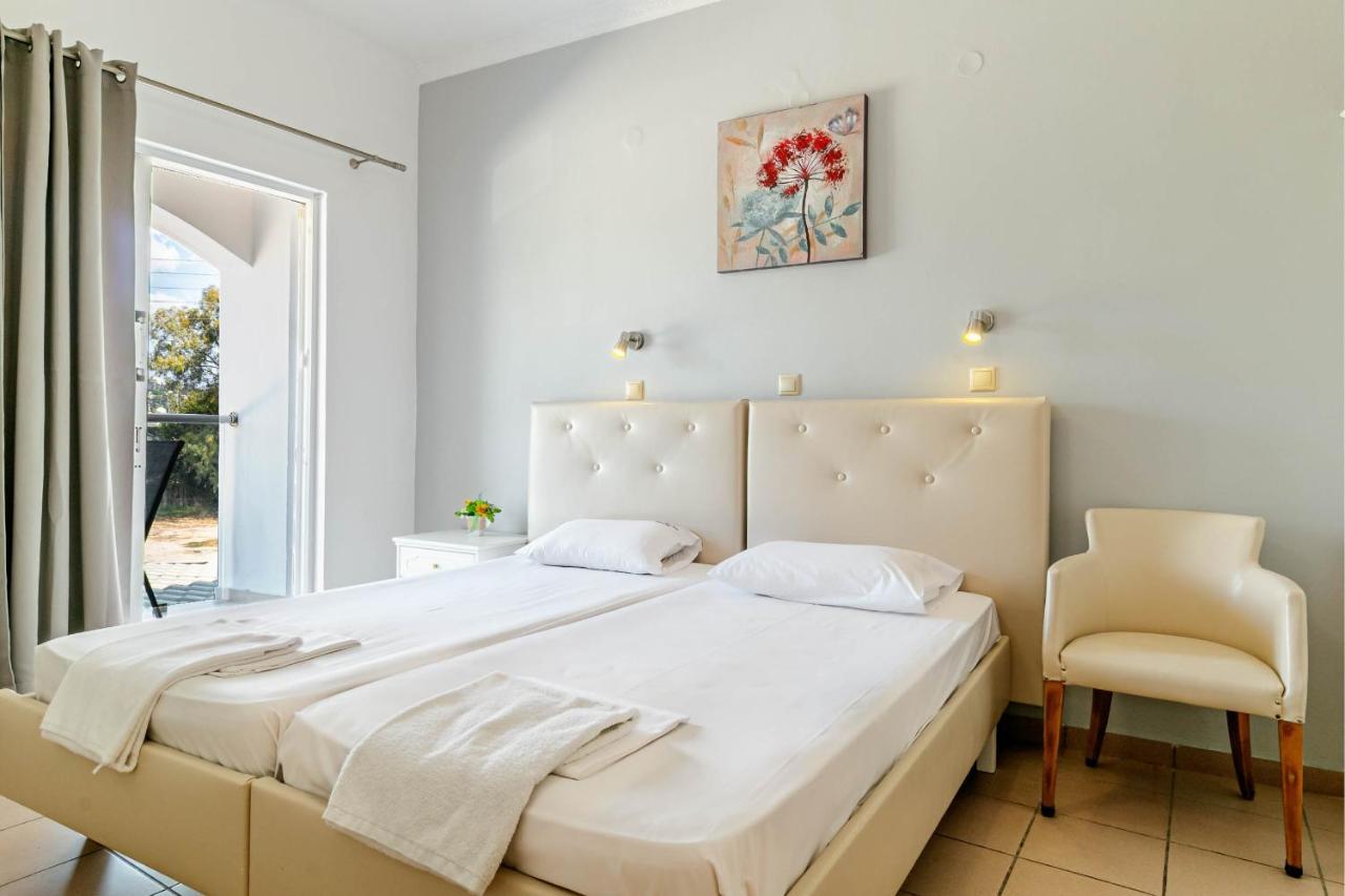 Porto Marina Aparthotel Гоувия Экстерьер фото
