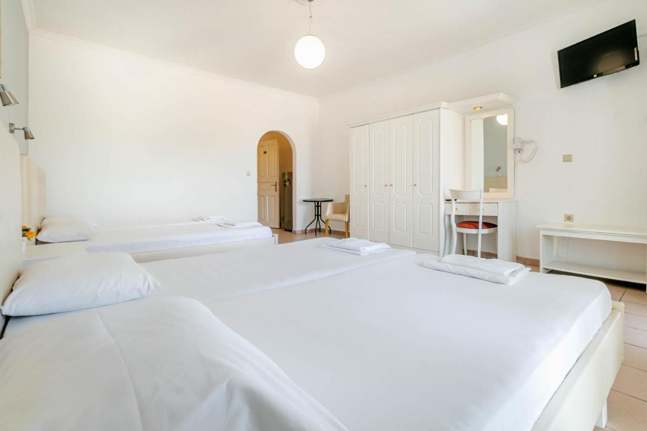 Porto Marina Aparthotel Гоувия Экстерьер фото