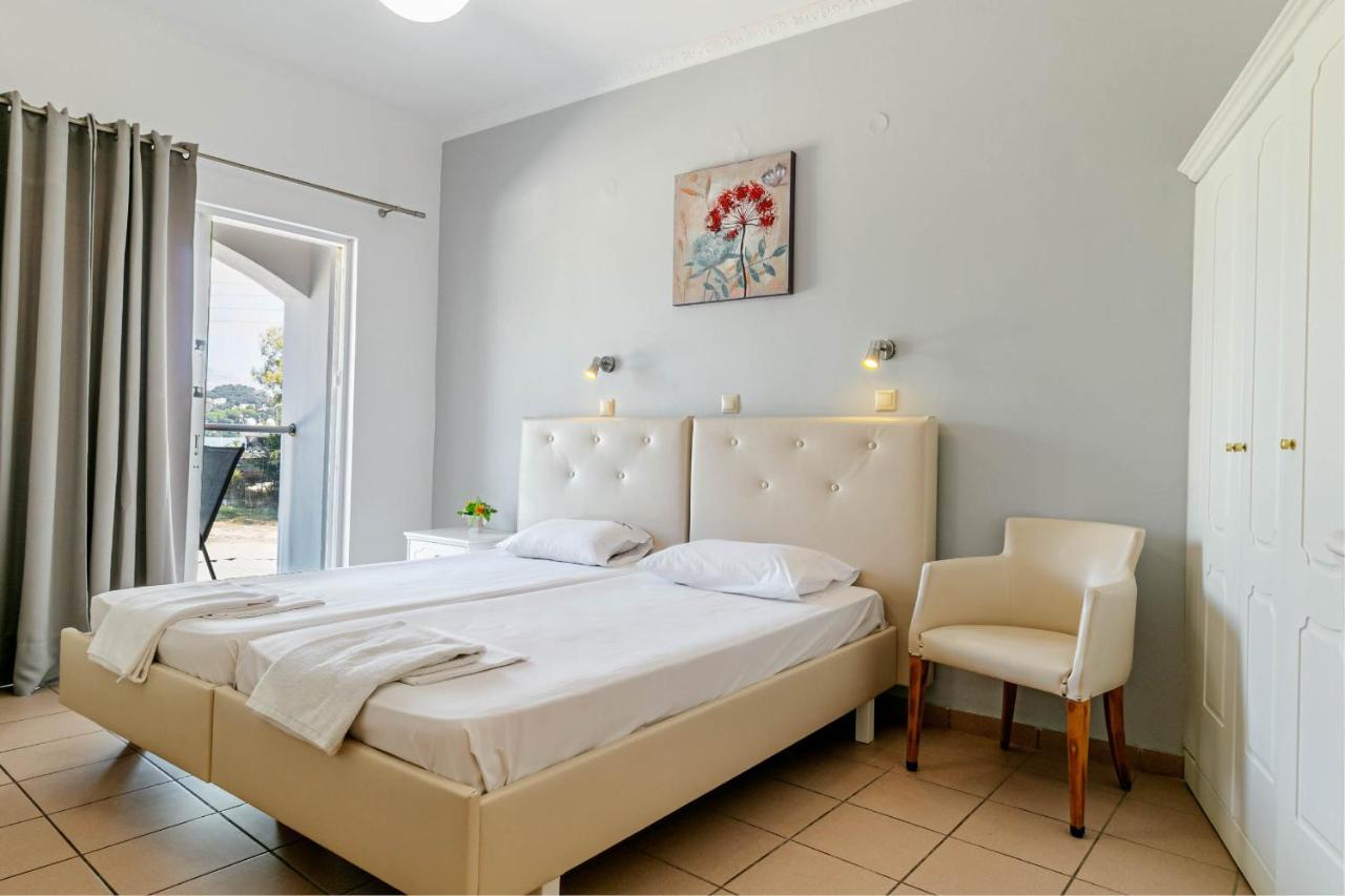 Porto Marina Aparthotel Гоувия Экстерьер фото